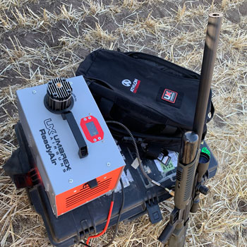 Umarex ReadyAir filling an Umarex Hammer Big bore PCP